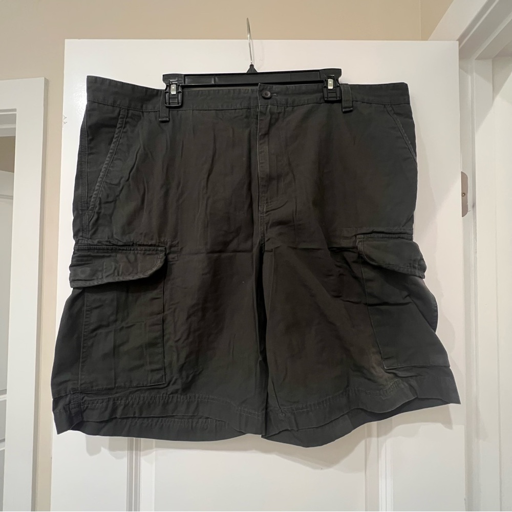 Chaps Men's Black Cargo Shorts